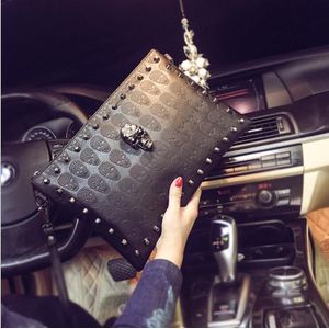 Mannelijke Klinknagels Handtas Mannen Schedel Clutch Envelop Handtas Casual Purse Bag voor Meisjes Schoudertas Vrouwen-Tas