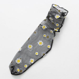 Zoete Bloemen Vrouwen Sokken Transparante Ultra-Dunne Daisy Sokken Meisjes Vrouwelijke Mode Chiffon Mesh Ademend Tulle Lange Sokken