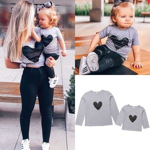 Familie Bijpassende Kleding Mom Kids Baby Sweatshirt Tops Lange Mouwen Hart Print Trui Grijs Katoen Herfst Kleding