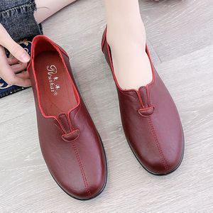 Lente Vrouwen Platte Schoenen Leer Toevallige Loafers Vrouwelijke Mode Slip Op Mocassins Moeder Schoenen Comfort Dames Schoeisel