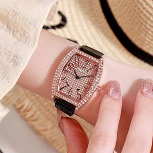 Vrouwen Magneet Gesp Mesh Riem Elegante Horloge Luxe Dames Vierkante Case Quartz Horloges Meisje Klok Jurk Relogio Feminino