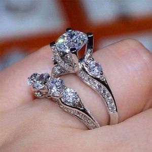 Huitan 2 Stks/set Wedding Lady Sieraden Ring Kristallen Zirkoon Classic Engagement Party Vrouwen Vinger Ringen Kant Prachtige Carving