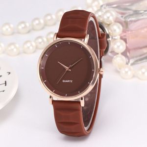 Eenvoudige Vrouwen Horloge Mode Elegante Rose Gouden Dameshorloge Vrouwen Casual Siliconen Band vrouwen Horloges Reloj Mujer Wit klok