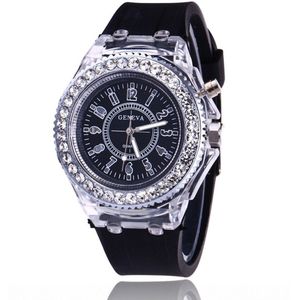 Kleurrijke Rhinestone Led Lichtgevende Glowing Sport Horloges Vrouwen Quartz Horloge Dames Candy Silicone Horloges Jelly Nachtlampje