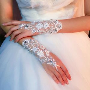 Zomer Korte Kanten Handschoenen Hand-Made Strass Wit Wanten Trouwjurk Accessoires Voor Bruid Vrouwen