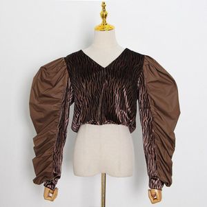 Twotwinstyle Patchwork Gestreepte Korte Tops Voor Vrouwen V-hals Puff Lange Mouwen High Street Blouse Vrouwelijke Kleren