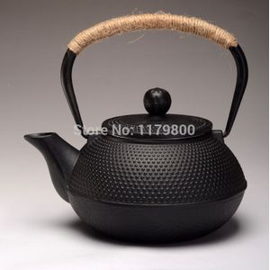 HwaGui Japanse gietijzeren theepot met roestvrijstalen zeefinzet voor losse thee 0,8 L (4 kopjes), gouden drakenweegschaal theepot [MEERDERE MANIEREN