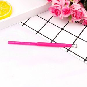 1Pc Roze Handvat Remover Manicure Care Tools Driehoek Stok Staaf Nail Cuticle Pusher Pro Plastic