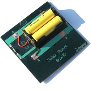 1W 4V Oplaadbare Aa Batterij Solar Mobiele Lader Met Base Voor 2xAA Batterijen Opladen Direct