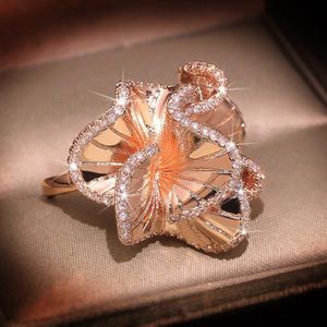 Dames Elegante Camellia Zirkoon Wedding Ring Luxe Rose Goud Kleur Crystal Engagement Bridal Ring Mode-sieraden