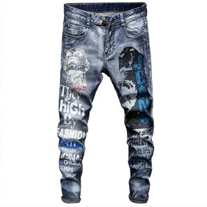 Sokotoo Mannen Letters Patroon Gedrukt Denim Jeans Slim Fit Blue Stretch Tapered Potlood Broek