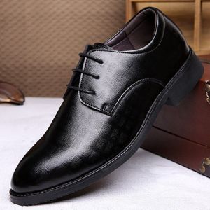 Mannen Koe Lederen Lace-Up Zakelijke Kleding Mannen Sneakers Casual Schoenen Luxe Mannen Schoenen Zapatos De Hombre mannen Bruiloft Schoenen 38-44