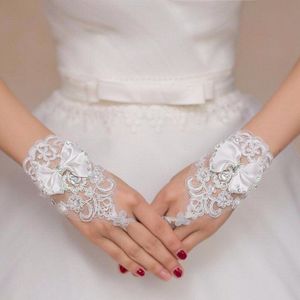 Vrouwen Wit Ivoor Korte Bruiloft Handschoenen Kristallen Kralen Boog Knoop Pols Lengte Vingerloze Lace Bridal Handschoenen