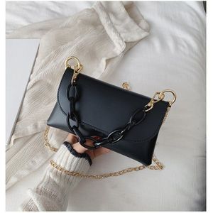 Female Acrylic Chains Small Handbag Women Shoulder Messenger Bags PU Leather Envelop Clutch Hand Bag Black White