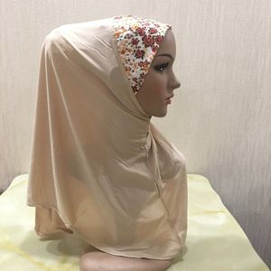 H109 Medium Size 70*60 Cm Moslim Amira Hijab Met Prints Pull Op Islamitische Sjaal Head Wrap bid Sjaals