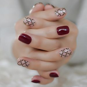 Korte Glitter Natuurlijke Valse Nail Golden Rim Leuke Elegante Pre-ontworpen Vinger Nagels Ronde Natuurlijke Shiny Nail Tips