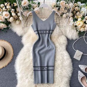 Yuoomuoo Mode Vrouwen Zomer Jurk V-hals Hollow Out Geel Bodycon Jurk Vrouwelijke Gebreide Korte Jurk Streetwear