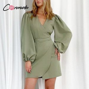 Conmoto Casual V-hals Slim Fit Vrouwen Jurk Groen Lantaarn Mouw A-lijn Hoge Taille Jurk Met Riem High Street Mini jurk