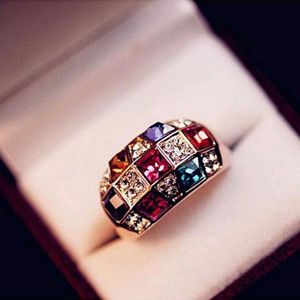 Famshin Luxe Kleurrijke Crytal Strass Vinger Ring Legering Goud Vrouwen Verklaring Ringen Party