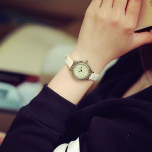 Dames Vintage Lederen Vrouwen Armband Horloges Bruin Retro Roma Quartz Vrouw Klok Mode Kleine Vrouwelijke Horloges