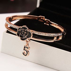 Koreaanse Zwart Emaille Camellia Bangle Voor Vrouwen Shine Crystal 5 Brief Armbanden Armband Brand Bruiloft Sieraden Z093