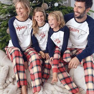 Kerst Familie Kostuums Suits Moeder Vader Meisjes Jongens Party Vetement Beer Pyjama Gedrukt Lange Mouwen Tops Plaid Broek Kleding Sets