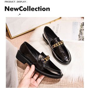 Metalen Ketting Oxford Schoenen Voor Vrouwen Lakleer Flats Dikke Hakken Slip Op Loafers Glanzend Kleine Lederen Schoenen Vrouw derbies