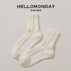 Herfst En Winter Sokken Vrouwen Mid-Kalf Leuke Japanse Stijl Retro Twist Ins Mode Warme Wollen Sokken