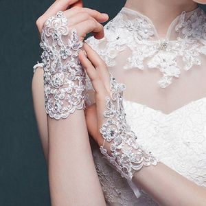 Vrouwen Bruiloft Handschoenen Bridal Handschoenen Vingers Korte Paragraaf Elegante Strass Bruiloft Accessoires Voor Bruid