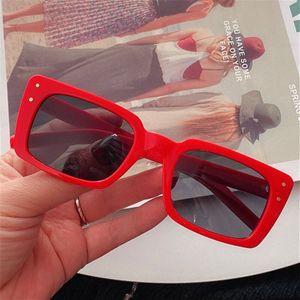 Kujuny Dames Smalle Frames Zonnebril Retro Kleine Rechthoek Zonnebril Vrouwen Cat Eye Eyewears Vintage Vierkante Brillen