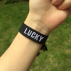 Lucky Mode Gevlochten Armband Is Een Verstelbare Handgemaakte Katoenen Geweven Vriendschap Armband Een Sieraden Charm Voor Mannen Vrouwen