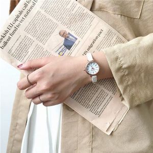 Retro Bruin Vrouwen Horloges Kwaliteiten Kleine Dames Horloges Vintage Lederen Armband Horloge Vrouwelijke Klok