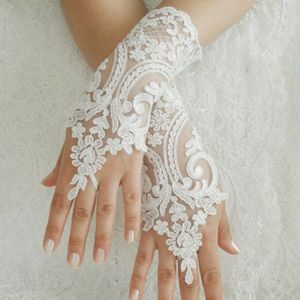 Gants Mariage Bruid Trouwjurk Accessoires Zwart Rood Hollow Vingerloze Kanten Handschoenen Korte Sheer Handschoenen