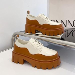 Vrouwen Schoenen Herfst Oxfords Modis Gemengde Kleuren Britse Stijl Klompen Platform Schoeisel Herfst Leer Preppy Retro Cr