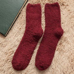 Zachte Dikke Sokken Voor Winter Mannen Coral Fleece Japanse Sokken Fleece Sokken Vrouwen Solid Casual Midden Buis Warme Handdoek vloer Sokken