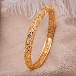 1 Stks/partij Kan Open Vrouwen Armbanden Voor Vrouwen Meisje Eenvoudige Goud Kleur Leaf Bangles Armband Wedding Party Dubai Gouden sieraden