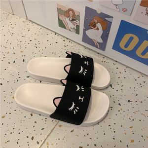 Slippers Leuke Cartoon Ins Stijl Leisure Antislip Bad Cool Slippers Studenten Dragen Vrouwen Schoenen Heren Schoenen Mannen Slippers