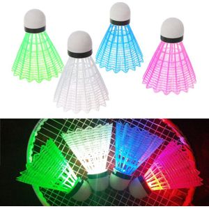 4 stuks Gekleurde Plastic LED Lichtgevende Badminton Dark Night Glow Verlichting Shuttle