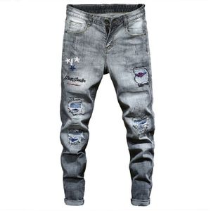 Sokotoo Mannen Grijs Zwart Patchwork Ripped Crop Jeans Trendy Letters Geborduurd Stretch Denim Negende Broek