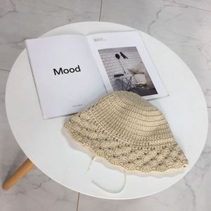 Winter Hoeden Voor Vrouwen Bloem Gebreide Paar Cap Lady Draad Gebreide Emmer Chapeau Campaniform Casqute