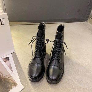 Lolita Laarzen Vrouwelijke Schoenen Laarzen-Vrouwen Winter Schoeisel Luxe Ronde Neus Lage Dames Herfst Lederen Rock Mid Kalf Fa