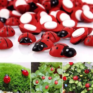 100Pcs Houten Lieveheersbeestje Accessoires Vetplanten Dieren Mini Micro Landschap Decor Scrapbooking 3D Cartoon Muursticker Art Koelkast