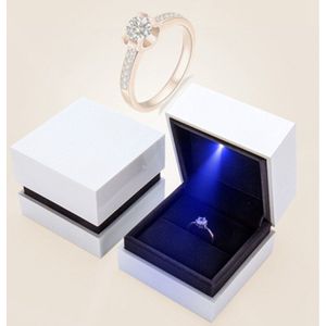Vierkante Klassieke Ring Box Led Verlichte Sieraden Opslag Container Case Beste Cadeau Voor Kerst
