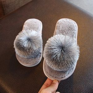 Herfst Pluche kinderen Slippers Meisjes Mode Fleece Thuis Indoor Non-slip Slippers Effen Slippers Kids Maat 26-35 leuke