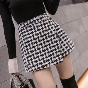 Herfst Winter Vrouwen Wollen Shorts Knoppen Hoge Taille Onregelmatige Spleet Rokken Shorts Warme Thicken Korte Broek Houndstooth Shorts