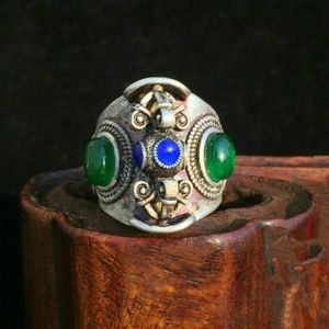 Collectie Van Sieraden Met Emerald Ring Gezicht En Zilveren Ring Hoofd Ingelegd In Folk