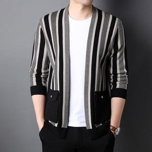 2022 Mannen Casual Streep Trui Mannen Brand Pocket Gebreide Trui Jas Mannelijke Koreaanse Casual Trendy Vest