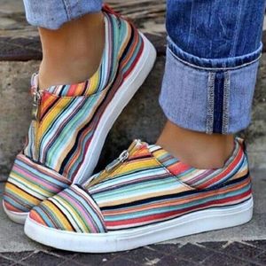 Bonjomarisa Aankomst Ins Cool Gestreepte Flats Rainbow Kleur Flats Vrouwen Lage Hak Gemengde Kleuren Vrouwen Schoenen