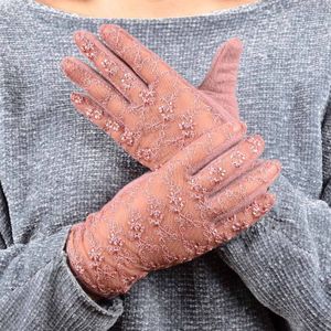[Bysifa] Sexy Black Lace Wol Kasjmier Handschoenen Dames Trendy Winter Handschoenen Kant Borduurwerk Zachte Vrouwen Wanten Handschoenen Roze grijs