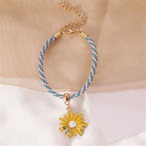 Creatieve Twist Touw Vrouwen Armband Europese En Amerikaanse Vrouwelijke Multi Kleur Little Daisy Bee Armband Dames Sieraden